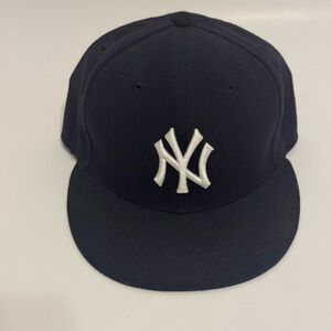 New Era 59FIFTY NY Yankees Fitted Hat 7 1/4 MLB Authentic Navy